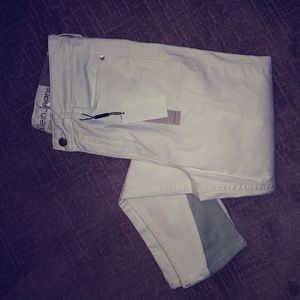 🌸  Calvin Klein Jeans 🌸